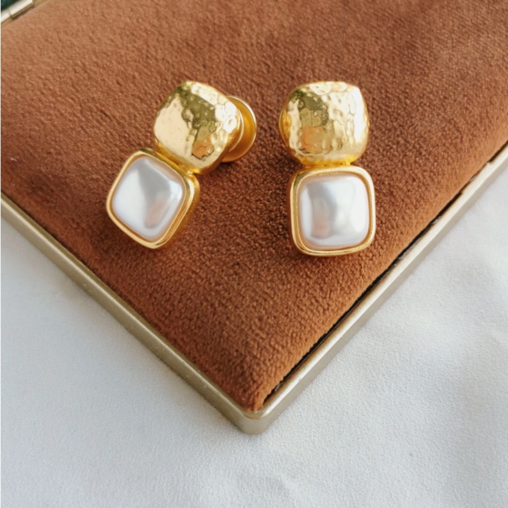 Julie Vos  Gold Catalina Pearl Earrings